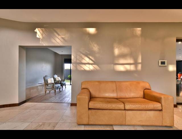 5 BEDROOM HOUSE FOR SALE IN BRYANSTON